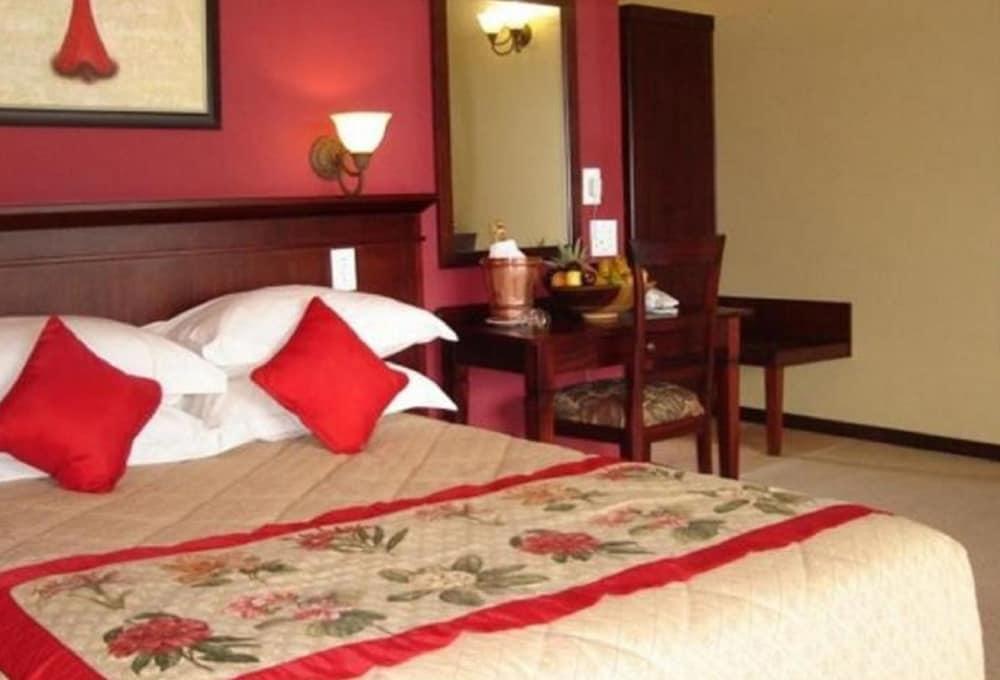 แซนด์ฟอร์ด พาร์ค คันทรี โฮเทล Hotel เบิร์กวิลล์ ภายนอก รูปภาพ